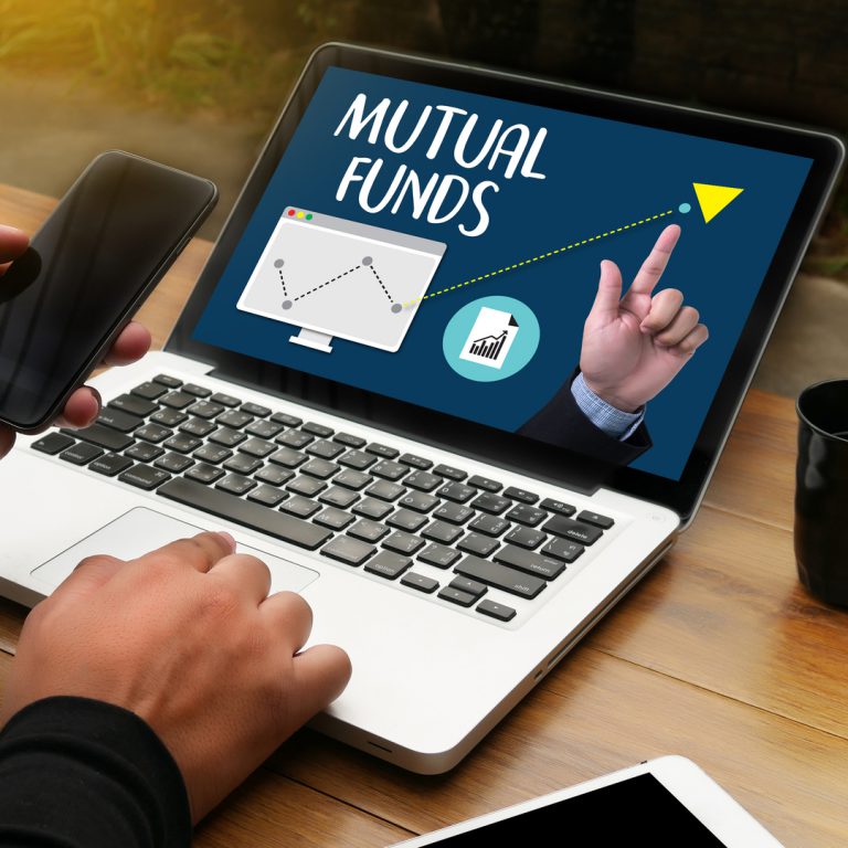 Read more about the article <p style='line-height:1.4; font-size:1.2em'> Mutual fund VS stock market which is better? </p>